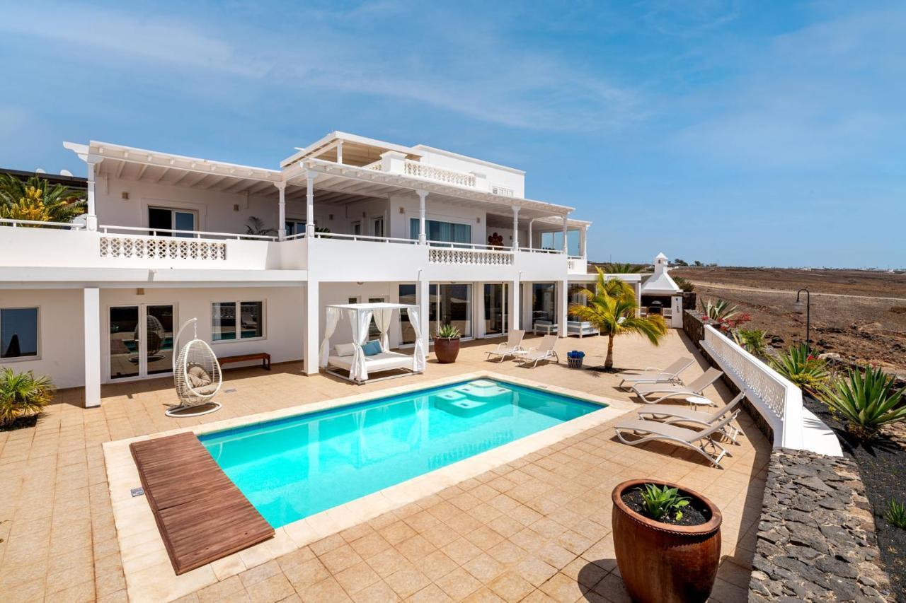 Odin Luxury Villa By Buenavilla Puerto Calero Exterior photo